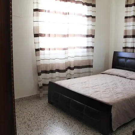 Holiday home Flora's Traditional Family House Malona Village