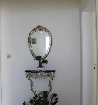 Flora's Traditional Family House *