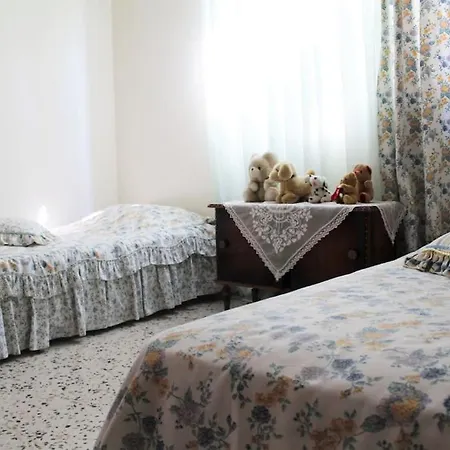 Дом отдыха Flora's Traditional Family House