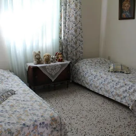 Дом отдыха Flora's Traditional Family House *
